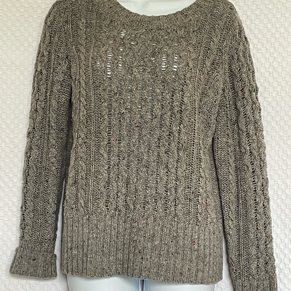 Gray Saint John Bay cable knit sweater size medium